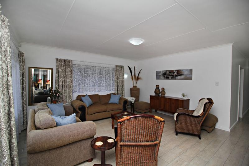 5 Bedroom Property for Sale in Fraaiuitsig Western Cape